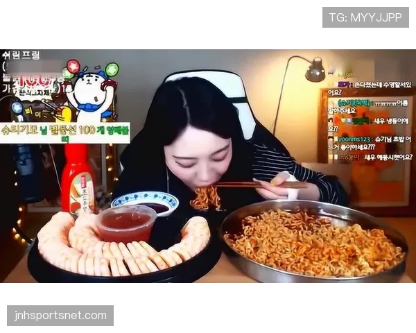 汪周雨发视频:一碗泡面镜头一移就是名牌鞋盒,我笑出声来 汪周雨发视频:一碗泡面镜头一移就是名牌鞋盒,我笑出声来