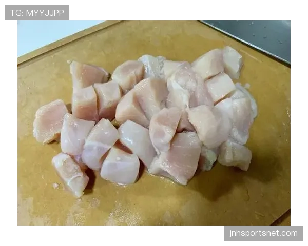 莫德里奇家冰箱里只有水和鸡胸肉?